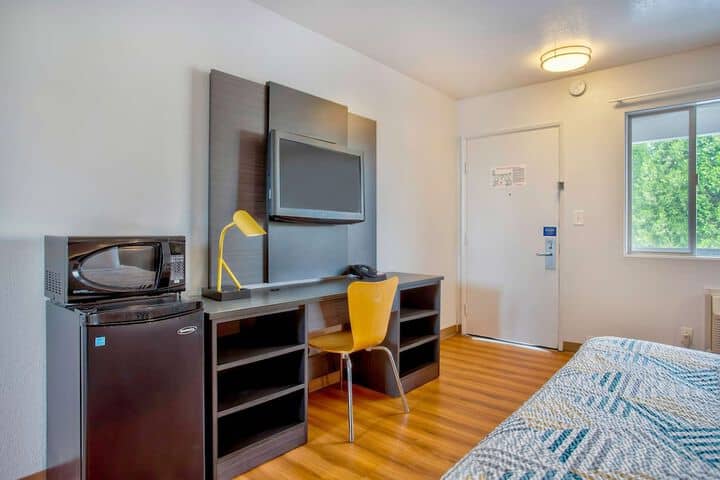 Room 12 of 25
