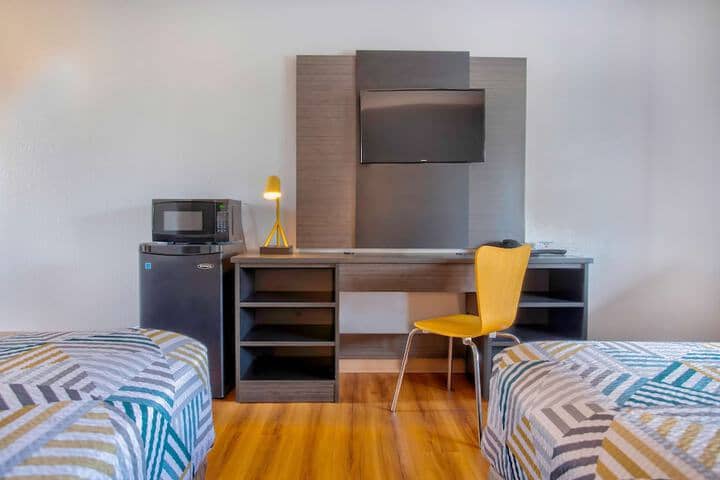 Room 14 of 25